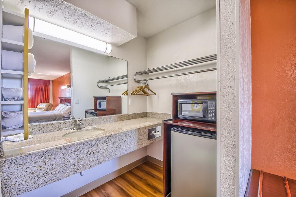Hillcrest Inn & Suites Ozona Esterno foto