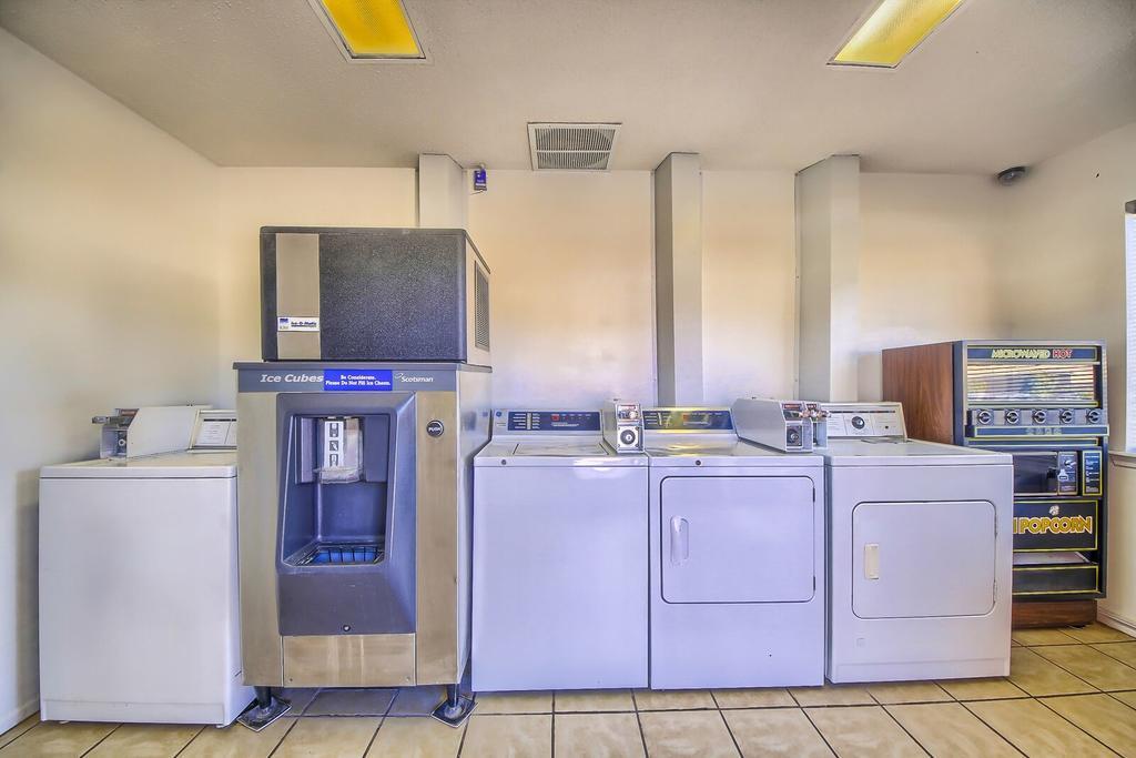 Hillcrest Inn & Suites Ozona Esterno foto
